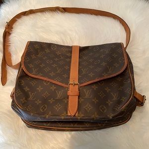 Louis Vuitton Saumur 35